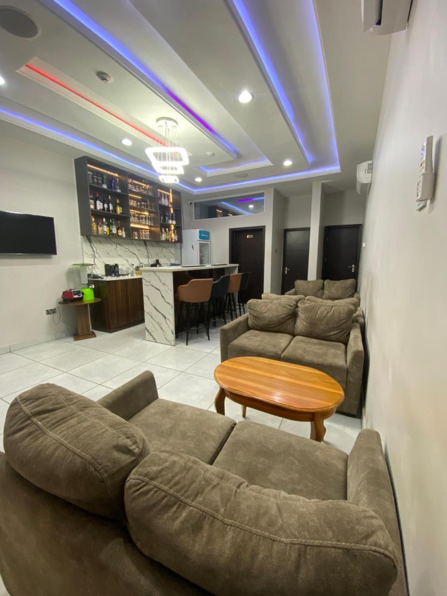 Emmaag Hotel, Ибадан Экстерьер фото